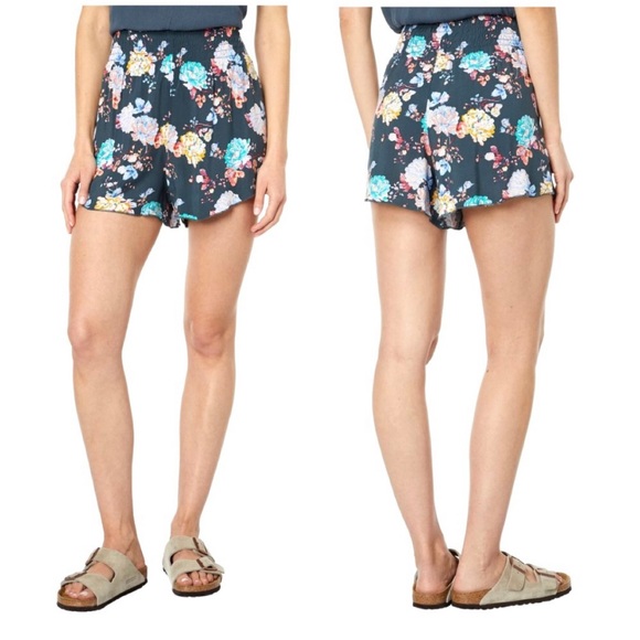 Women’s O’Neill Cove Beach Shorts - Picture 8 of 9
